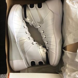 Women’s Nike Hyperdunk Size 12